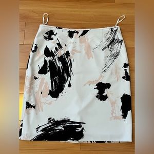 Modern Preston & York Skirt, Size 12, White Black and Pink Paint-splash Pattern